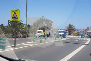 Vuelco de un vehículo con dos mujeres heridas en el Cruce de Melenara (Foto TA)